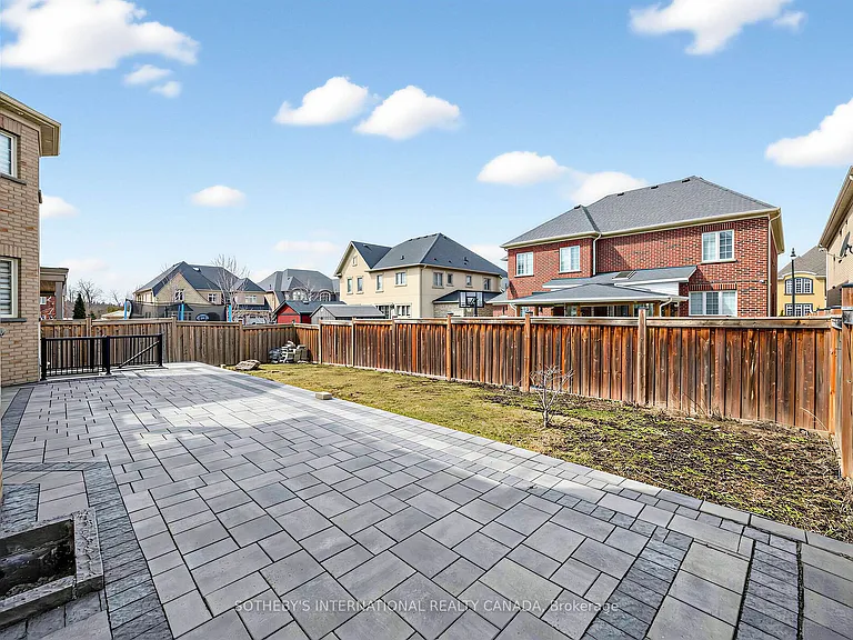 54 Kelways Cir #UPPER — Photo 31