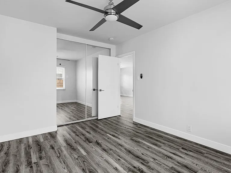 241 Bonito Avenue — Photo 21