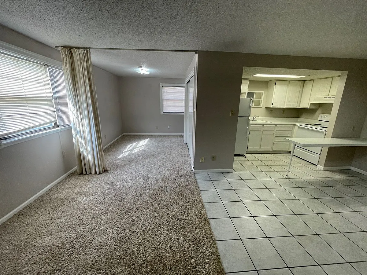 Building Photo - 1218 Pomeroy St #15