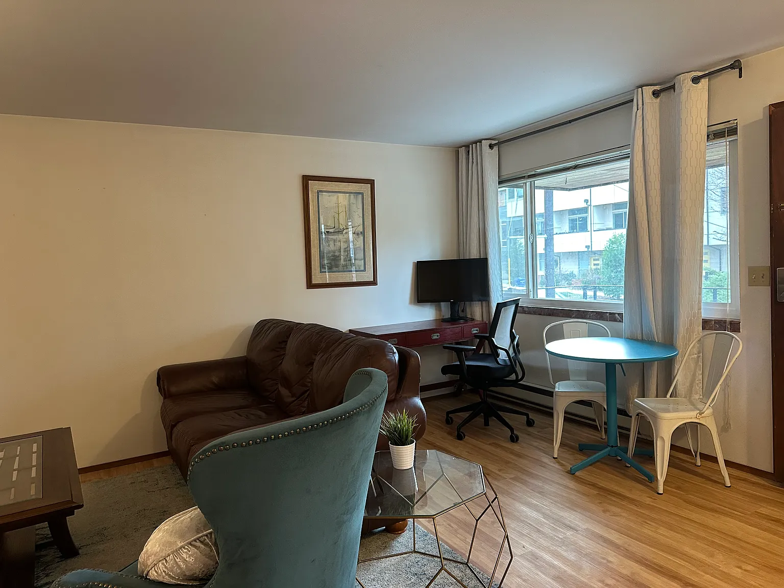 2328 48th Ave SW — Photo 3