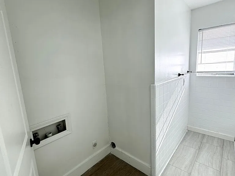 306 N Jackson St — Photo 53
