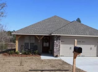 77 Hawthorne Dr, Hattiesburg, MS 39402