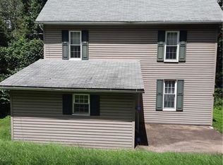 1047 Millwood Rd, Derry, PA 15627