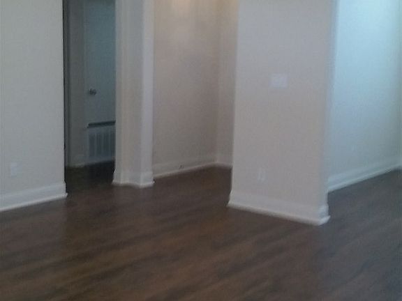 2nd image of 1000 Queen Elizabeth Dr
