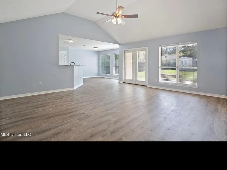 10483 Steeplechase Dr — Photo 12