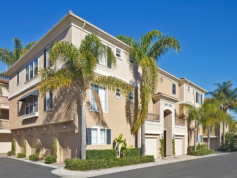 Santa Clara Apartment Homes — Photo 12