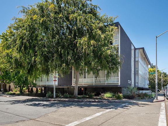 4th image of 6 Seville Way APT 203