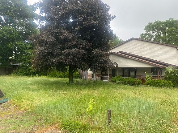 2nd image of 57032 Greenlawn Ave