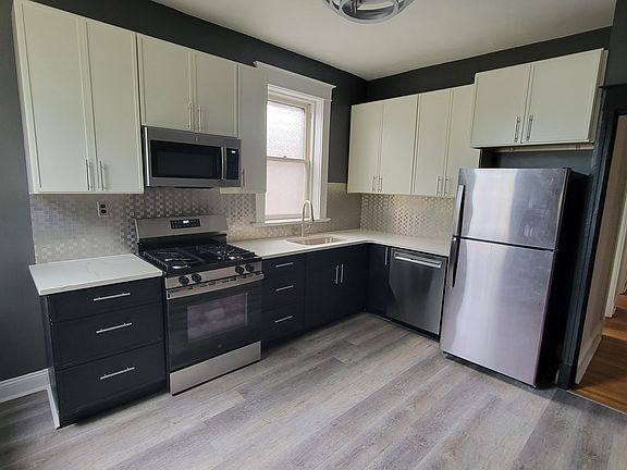 2nd image of 4173 Botanical Ave