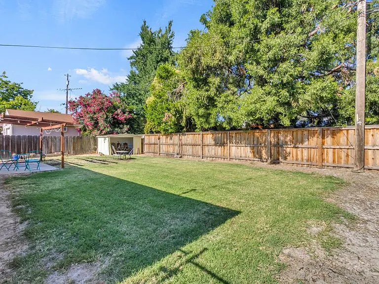 1194 Rosemary Ln — Photo 14