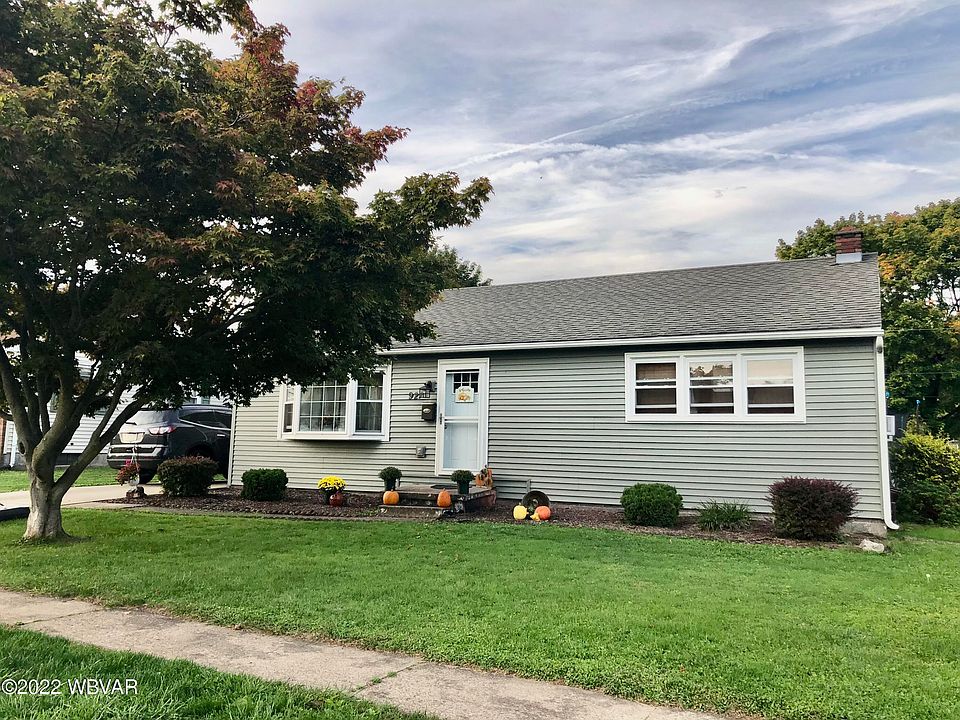 1st image of 921 Pearl Blvd
