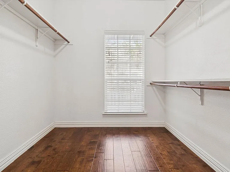 1116 Charleston Ln — Photo 18
