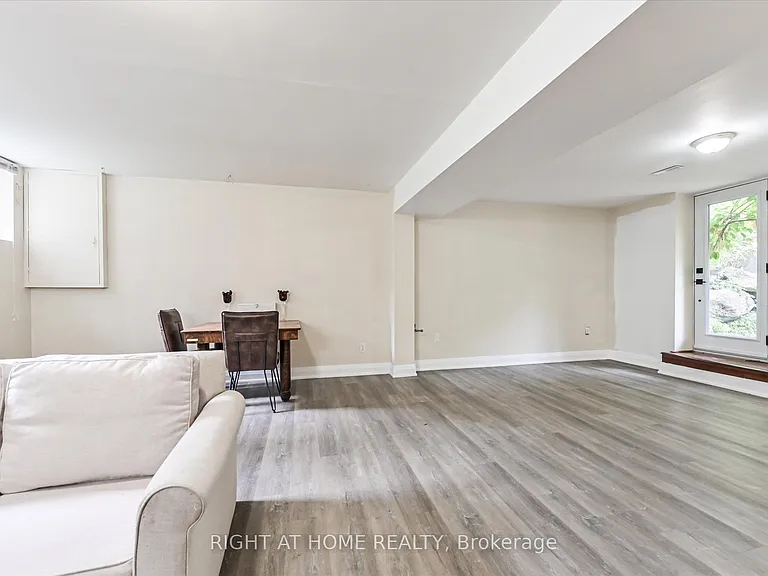 30 French Cres #LOWER — Photo 5