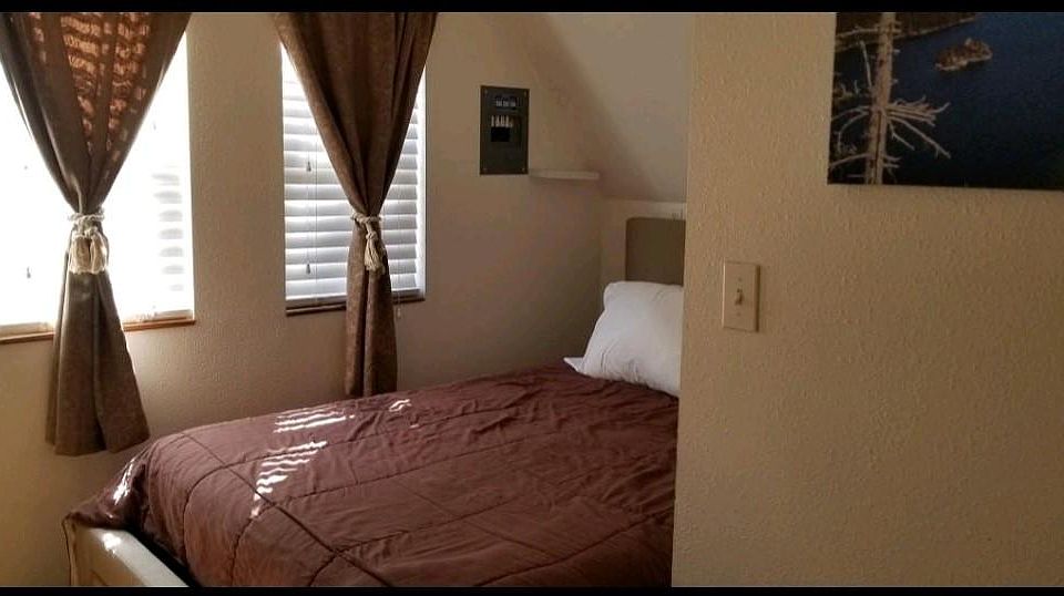 2nd image of 3738 Tamarack Ave
