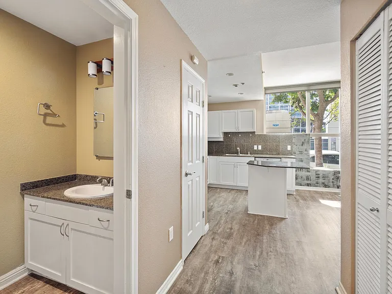 1240 India St #101 — Photo 11