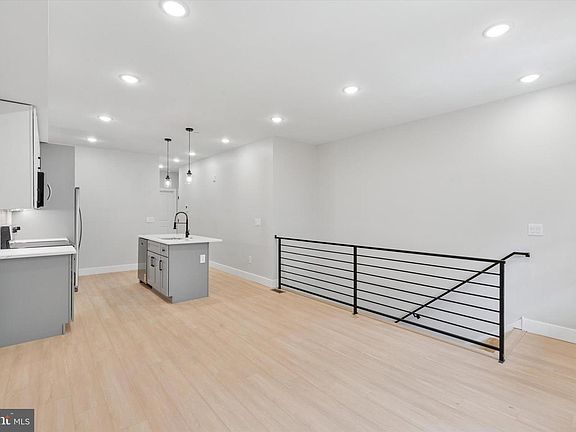 2nd image of 518 W Susquehanna Ave