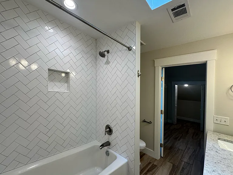 1415 Abercorn St — Photo 31
