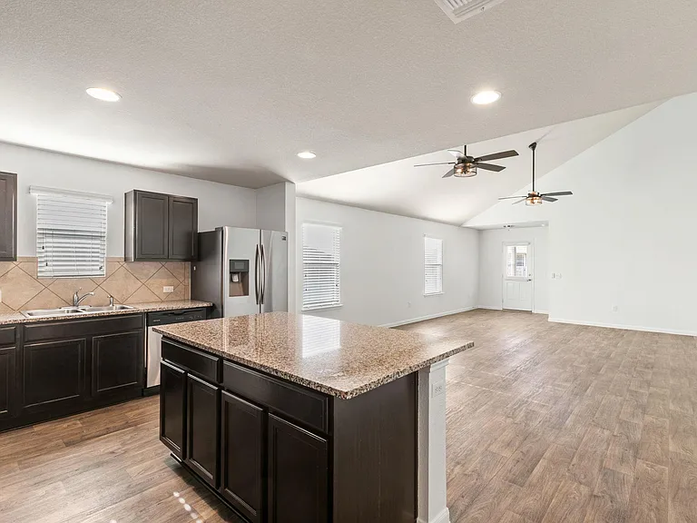 725 Liard River Rd — Photo 7