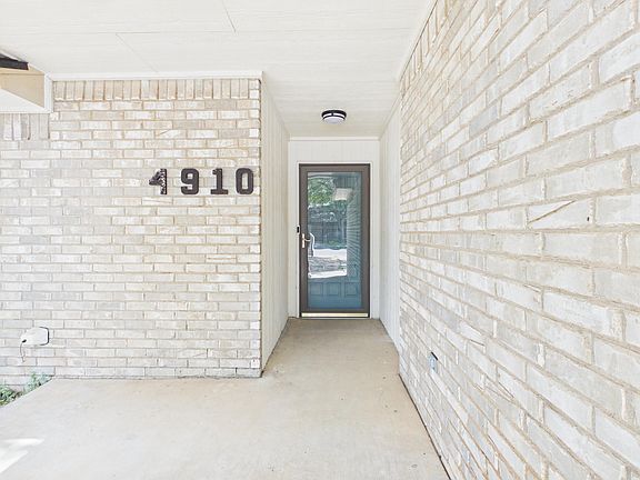 4th image of 4910 61st St