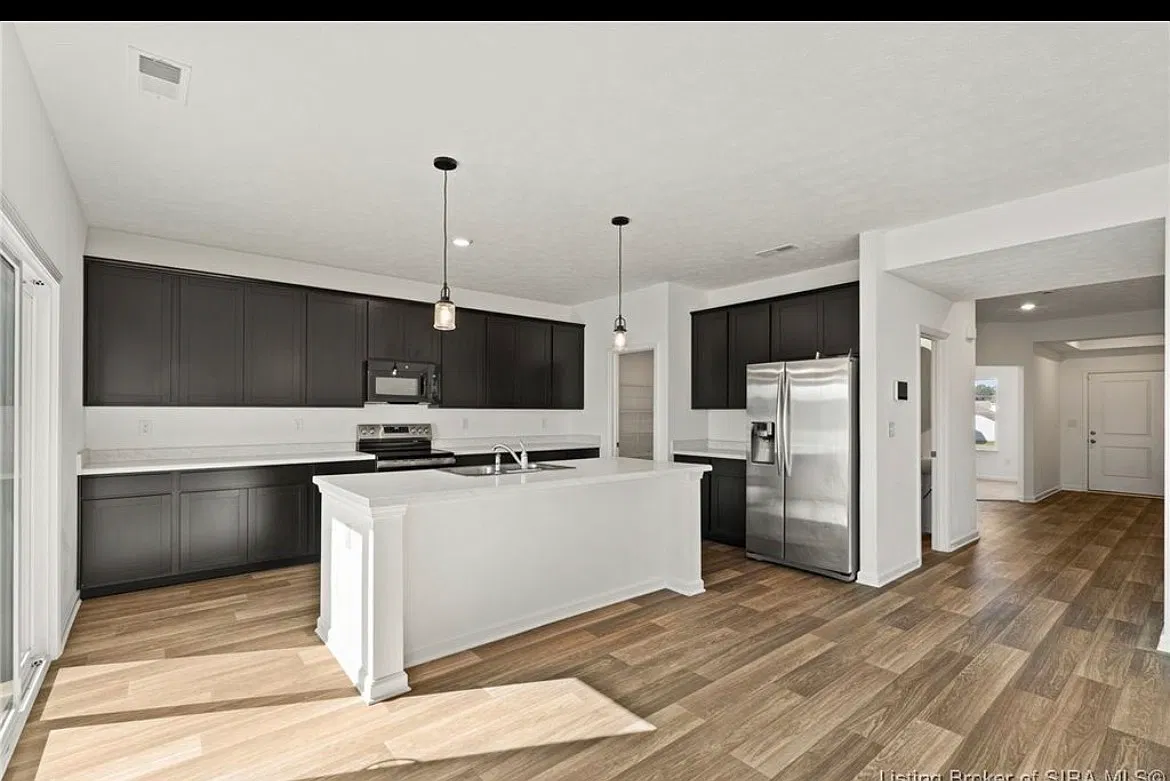 7002 Creekside Ct — Photo 1