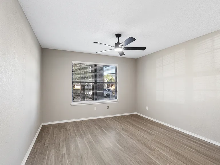 2706 Bridge Lake Dr — Photo 9