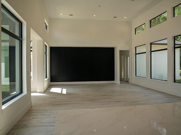 5th image of 343 Sundog Rd