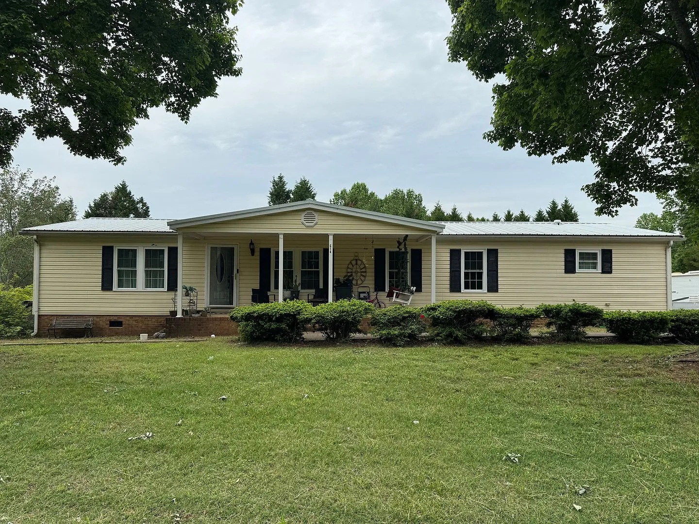 Coming soon! Ranch home 3 bedroom/2 bathroom — Photo 1