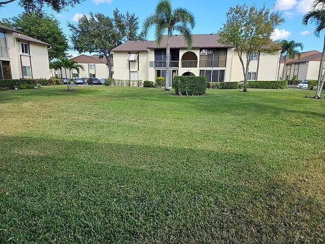 2 bed, 2.0 bath, 937 sqft, $2,000 — Photo 2