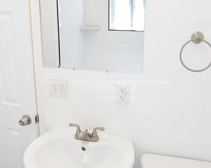 850 50th St — Photo 24