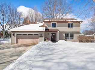 11519 Kensington Dr, Eden Prairie, MN 55347
