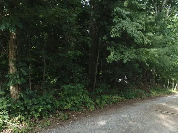 Webb Dr, Abingdon, VA 24211