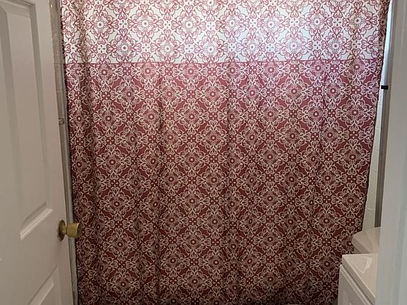 4th image of 10170 Seward Ct