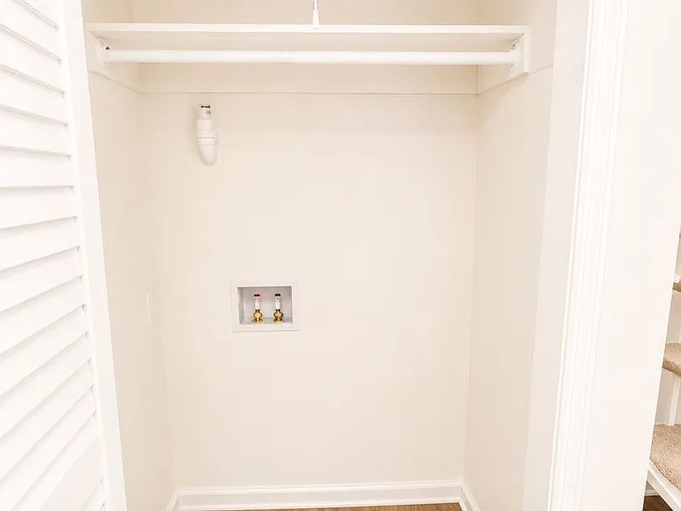 235 King St #6 — Photo 7