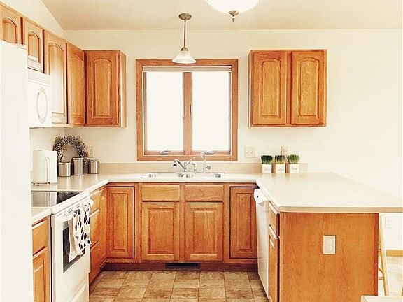 5th image of 228 Maverick Dr