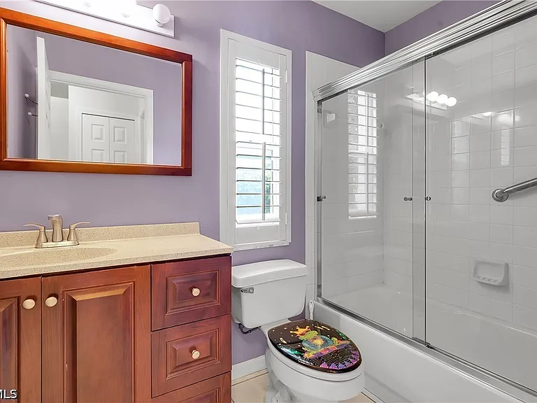 22203 Seashore Cir — Photo 32