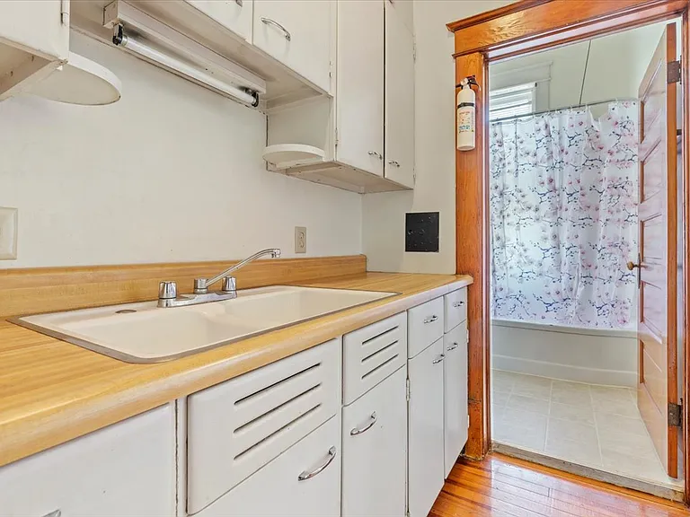513 E Miller St #1 — Photo 3