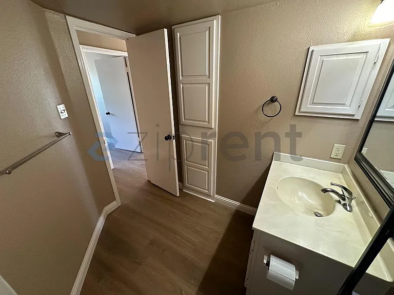 Main floor bath