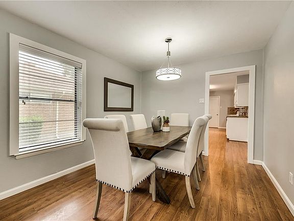 5th image of 913 Kingsbridge Dr