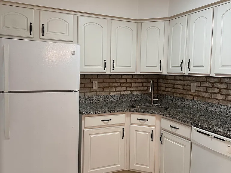 207 Aspen Dr — Photo 9