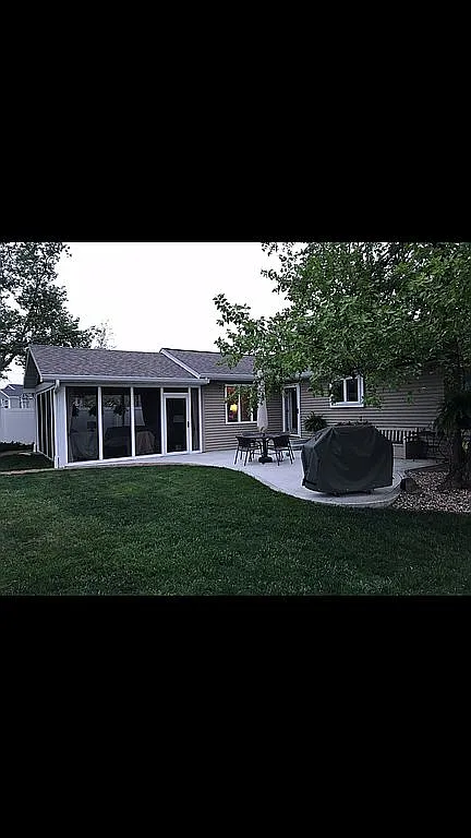 1108 Westminster Dr photo 1