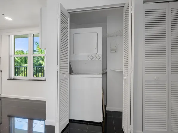 221 NE Plantation Road #303, Stuart, FL 34996