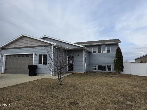 540 Highlands Ave, Dickinson, ND 58601