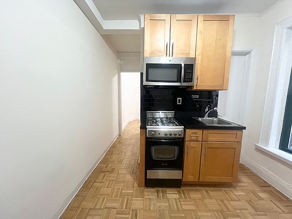 4th image of 260 6th Ave APT 16