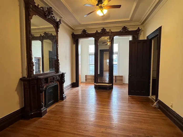 290 State St — Photo 5