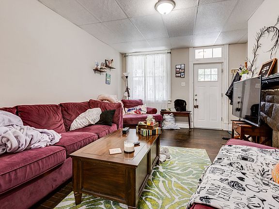 3rd image of 406 Kingsboro St #1