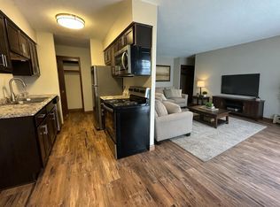 911 7th St S APT 7, Hopkins, MN 55343