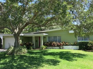 233 S Garden Cir, Belleair, FL 33756