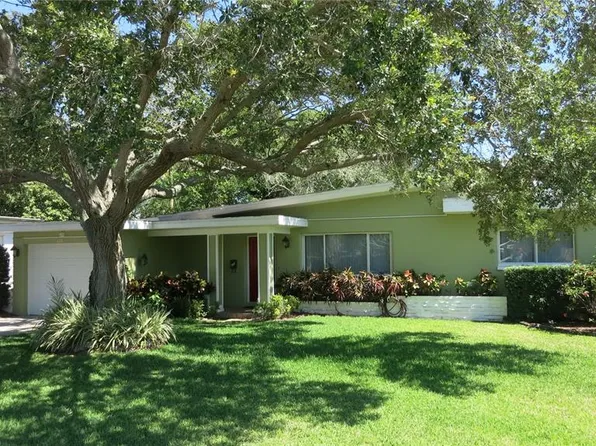 233 S Garden Cir, Belleair, FL 33756