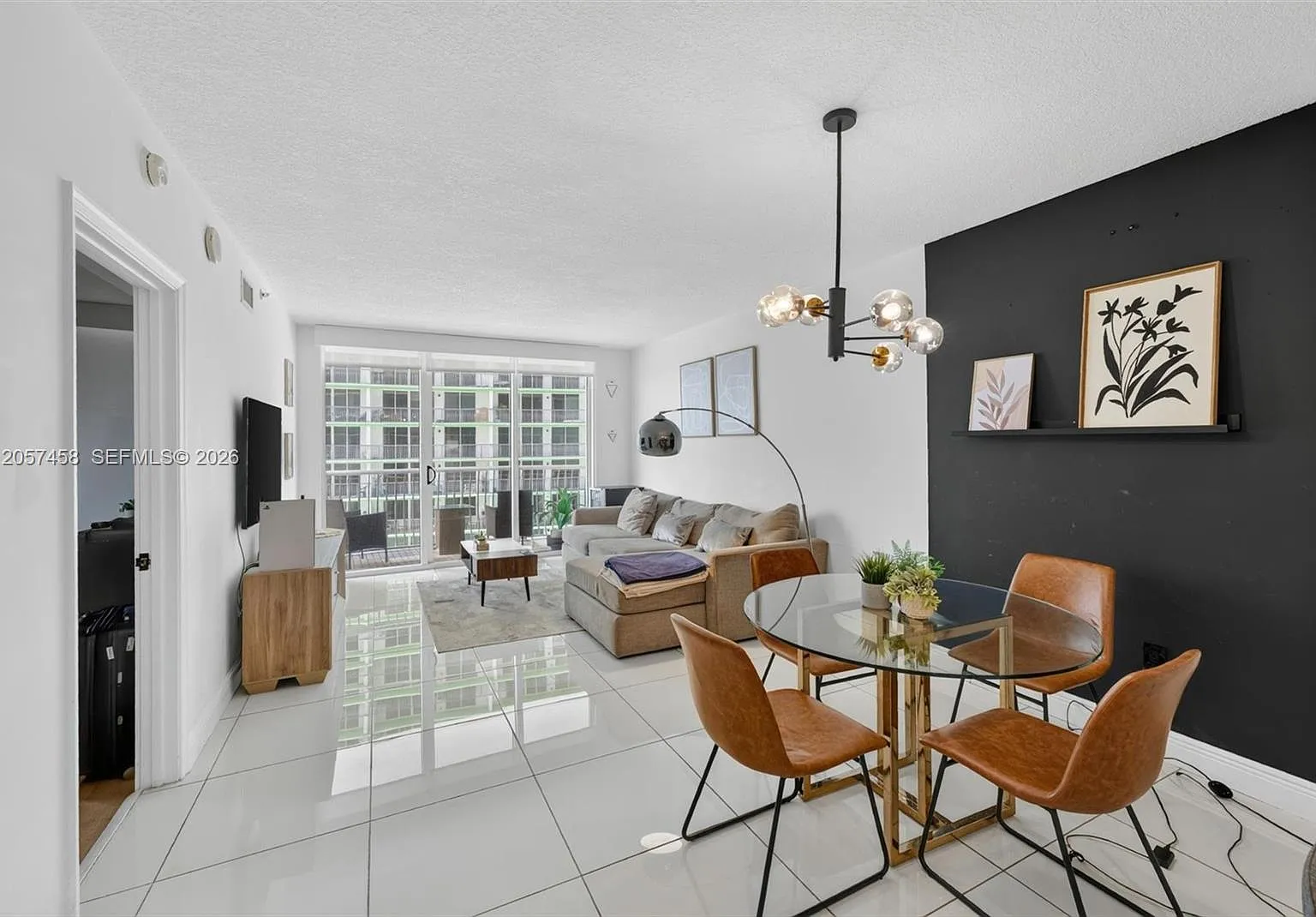 Opera Tower Condo — Photo 2