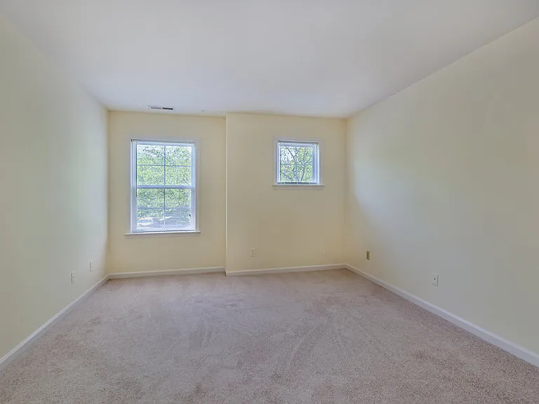1482 Ashland Dr — Photo 14
